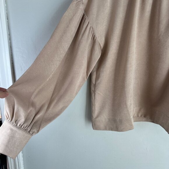 Evidnt Womens Stand Collar Long Sleeve Blouse XS in Taupe Brush - Picture 4 of 10